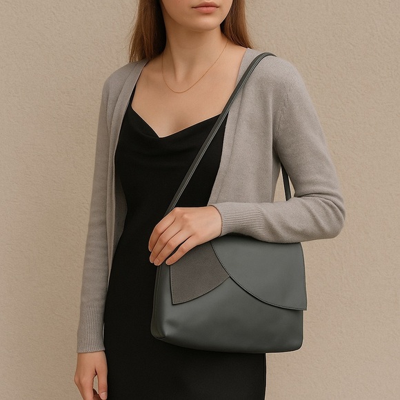 NWT Vintage Genuine Leather Shoulder Bag - Picture 1 of 16
